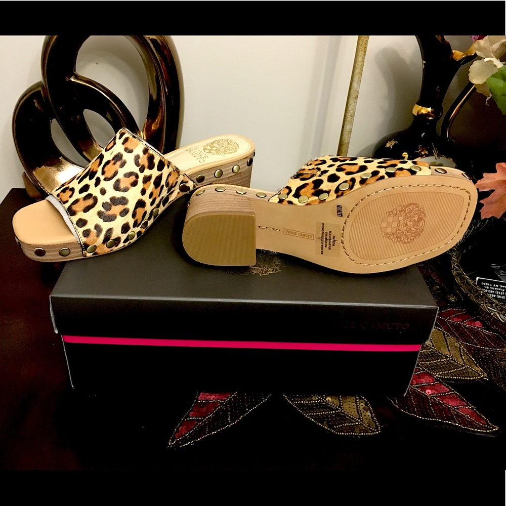 Vince Camuto HANIYA STUDDED MULE - Picture 9 of 10